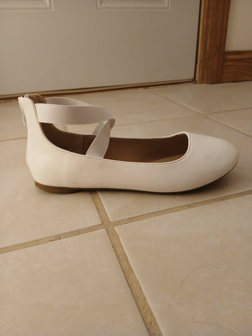 White ballet flats with ankle straps - Picture 2 of 5